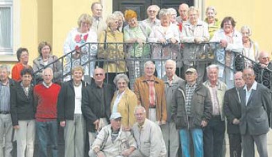 33 einstige Volksschler feiern Wiedersehen. (Bericht und Foto:  SN hv)
