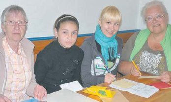 Margret Mller (von links), Maria Kowalowa, die Dolmetscherin Tatjana Krupnik und Gudrun Bgge. (Foto:  SN sig)