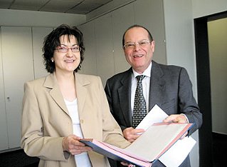 Der neue Bornemann-Geschftsfhrer Lutz Weisbecker und Sekretrin Sabine Meyer. (Foto:  SN sig)