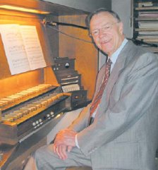 Seit fast 70 Jahren ist Franz Hunstiger Organist an der Kirche St. Josef. (Foto:  SN sig)