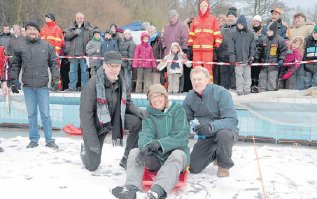 Obernkirchener gewinnen die neunte Eiswette. (Bericht und Foto:  SN mld)