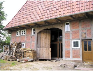 Familie Rodenbeck richtet alte Leibzucht wieder her. (Foto:  SN sig)