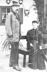 Prinz Hermann zu Schaumburg-Lippe mit seiner Mutter Frstin Hermine. (Foto:  SN jp)