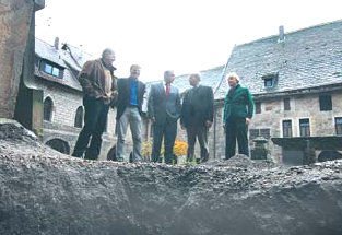 Zwei Fenster in die Vergangenheit. (Foto:  SN rnk)