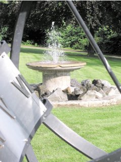 Im Park sprudelt wieder ein Brunnen. (Foto:  SN rnk)