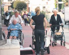 Neue Haltestellen: Die Busfahrer halten nicht dort, wo sie es sollen. (Foto:  SN rnk)