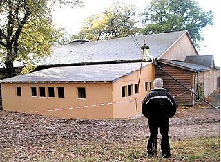 Anbau der Liethhalle trgt die Richtkrone (Foto:  SN sig)