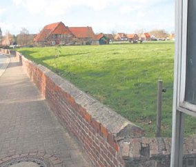 Der Brger versteht die Satzung nicht  und wer viel Land hat, das an der Strae verluft, wird strker zur Kasse gebeten. (Foto:  SN rnk)