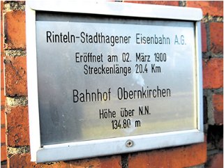 Diese Tafel erinnert an die Einweihung im Jahre 1900. (Foto:  SN sig)