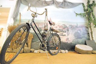 Trudes Fahrrad steht jetzt im Museum (Foto:  SN)