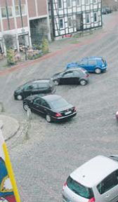 Genau das will der Rat nicht: Wildes Parken auf dem Marktplatz. (Foto:  SN rnk)