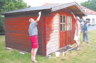 Neuer Auenanstrich fr das Blockhaus. (Foto:  SN sig)