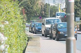 Dauerparker vor der Friedhofskapelle sollen verschwinden. (Foto:  SN rnk)