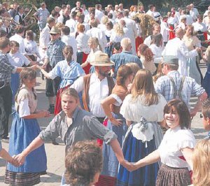 Flottes Erntefest mit Disko und Umzug. (Foto:  SN rnk)