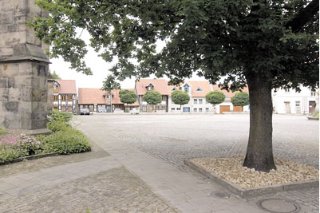 Der sanierte Kirchplatz. (Foto:  SN rnk)