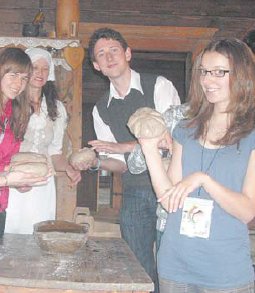 Obernkirchener in Pasvalys: Das Brot wird selbst gebacken. (Foto:  SN pr.)