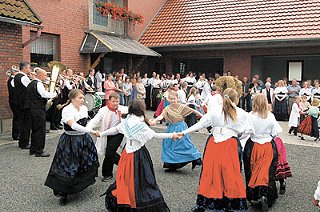 Vehlen feiert rauschendes Erntefest. (Foto:  SN clb)