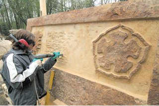 Wappen der Freundschaft geht auf groe Reise. Foto:  SN (kg)