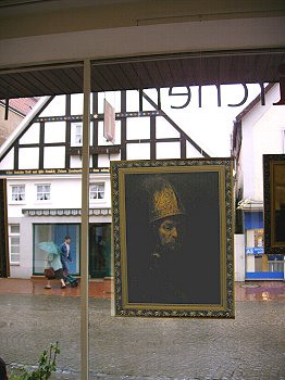 Mann mit dem Goldhelm in der Info-Galerie