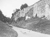 Grenzweg vor der Stiftsmauer. (Foto:  SN pr.)